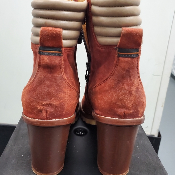 Woman boots - Picture 4 of 10